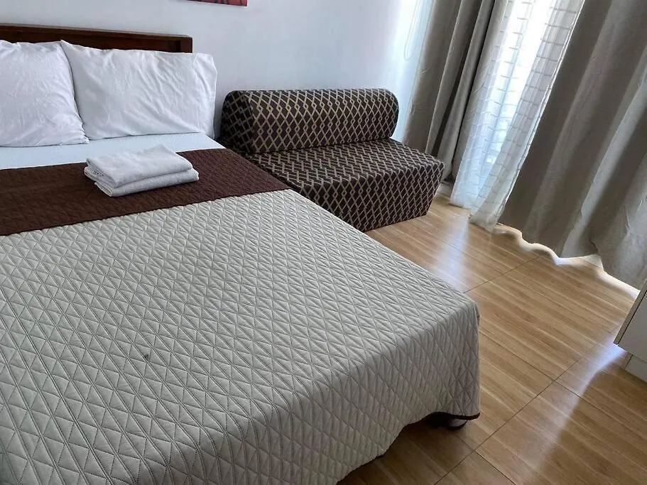 Azure Urban Resort A13 Near Airport Wavepool مانيلا الفلبين