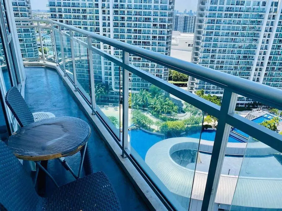 Azure Urban Resort A13 Near Airport Wavepool Manila 0*,